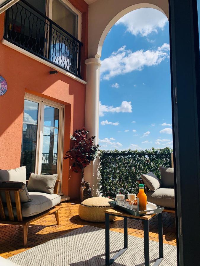 Luxe La Defense U-arena Homestay *
